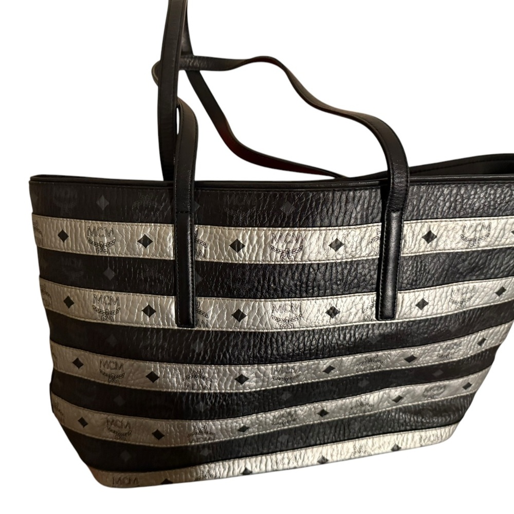 MCM purse - Picture 3 of 9